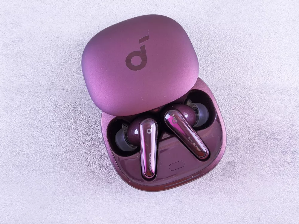 Best Noise Cancelling Earbuds with Microphone: Your Gateway to Sonic Bliss